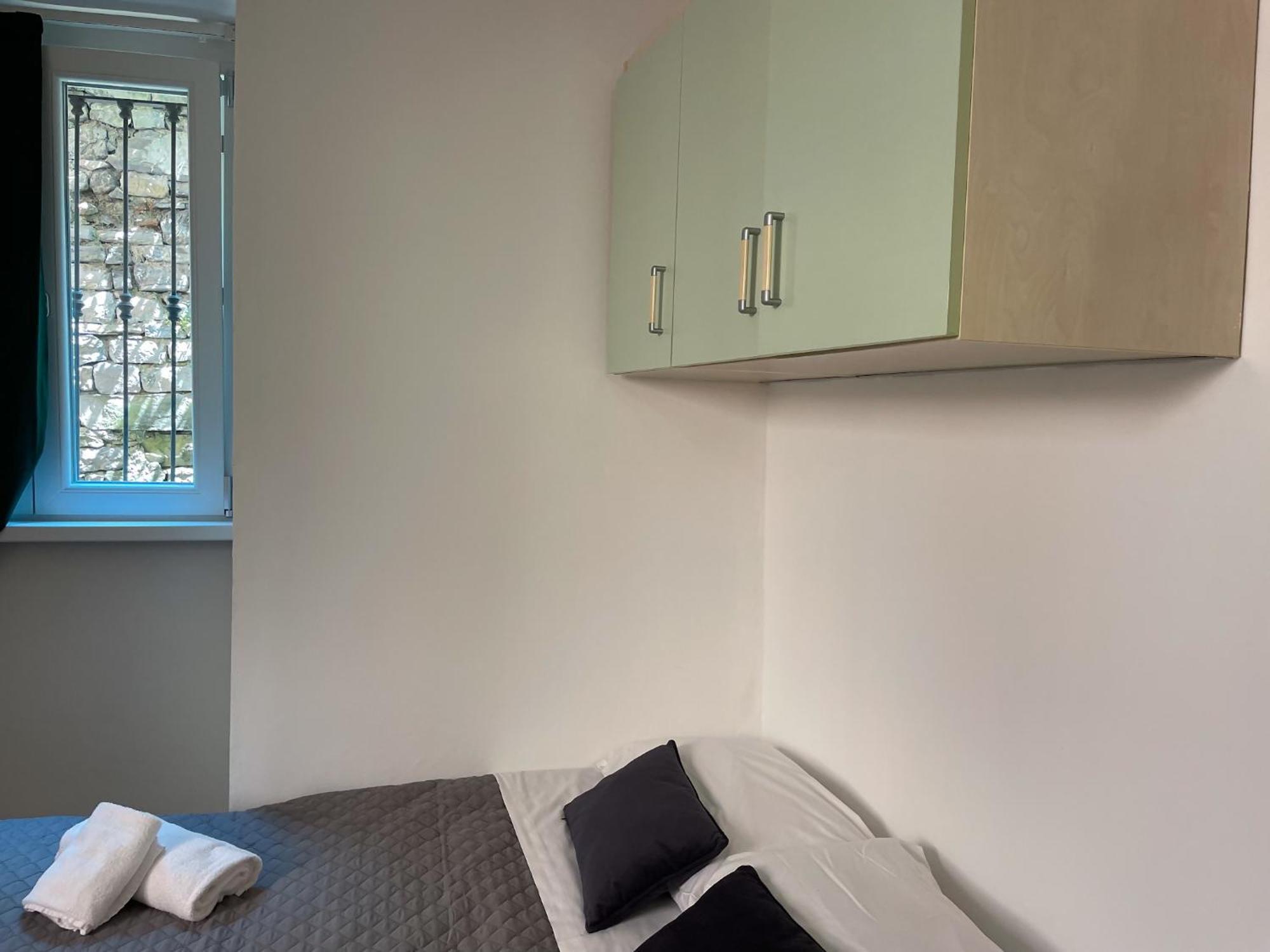 Roncati 7 Center Town Studio Apartments Bellagio Bagian luar foto