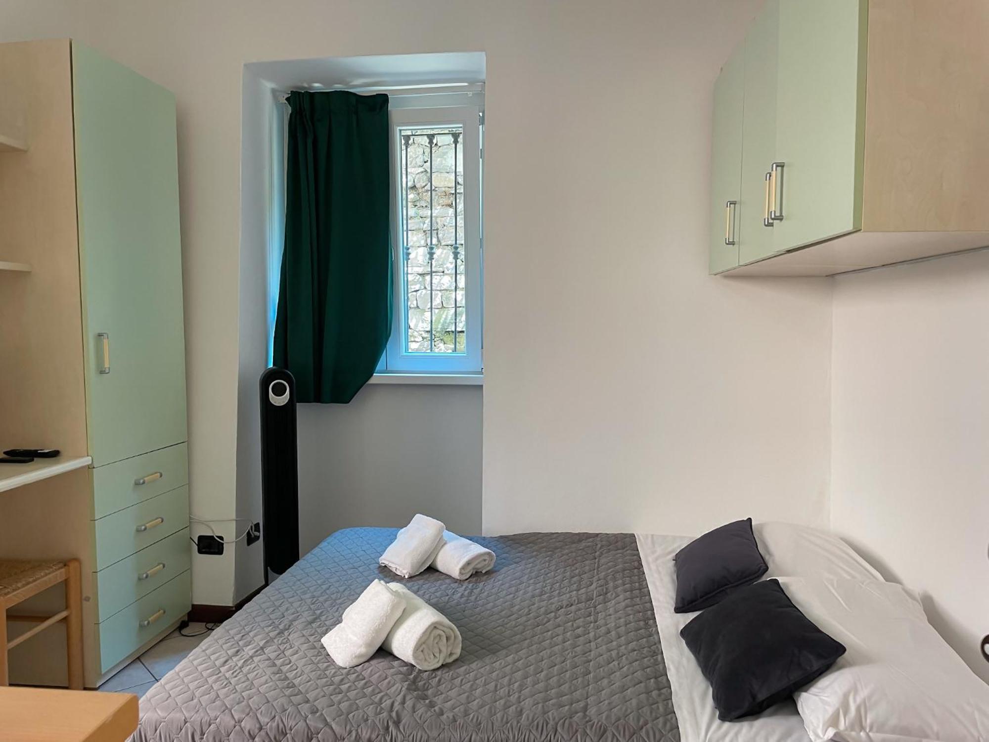 Roncati 7 Center Town Studio Apartments Bellagio Bagian luar foto