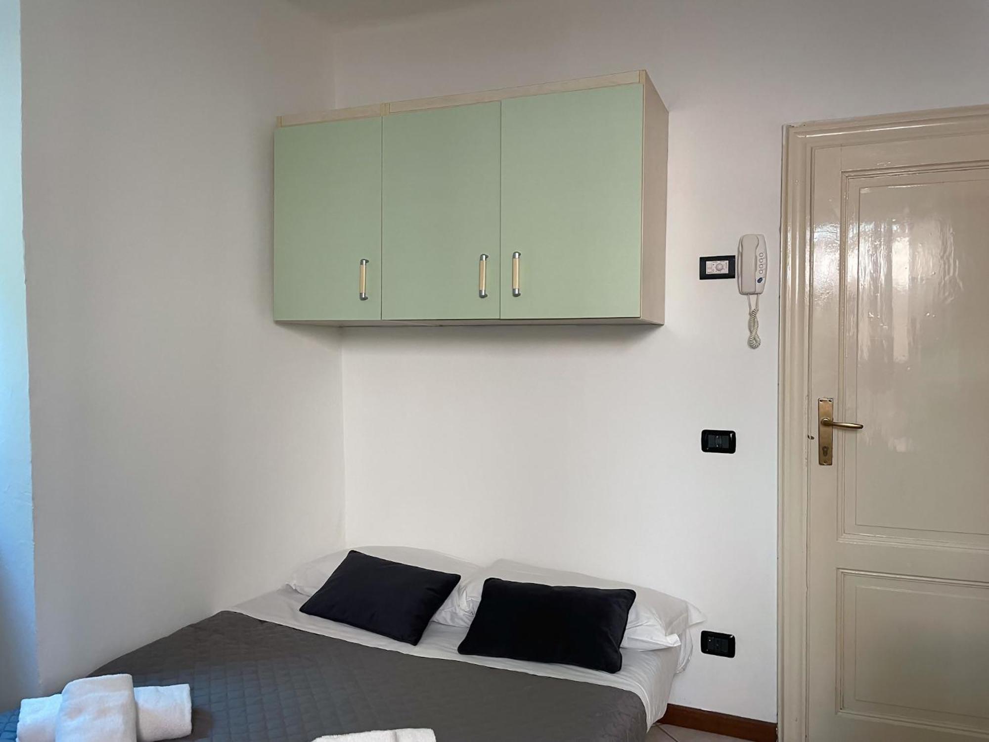Roncati 7 Center Town Studio Apartments Bellagio Bagian luar foto
