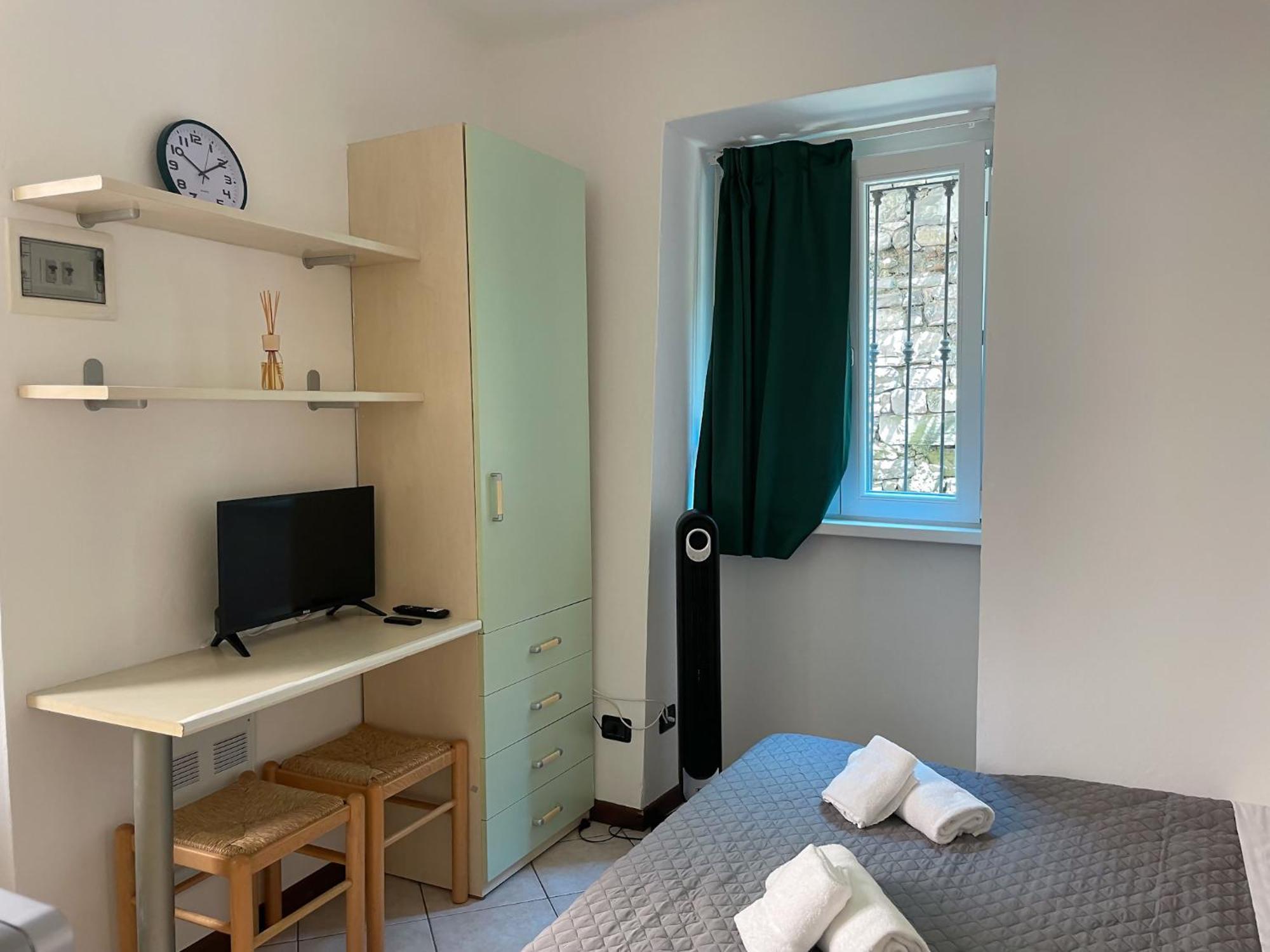 Roncati 7 Center Town Studio Apartments Bellagio Bagian luar foto