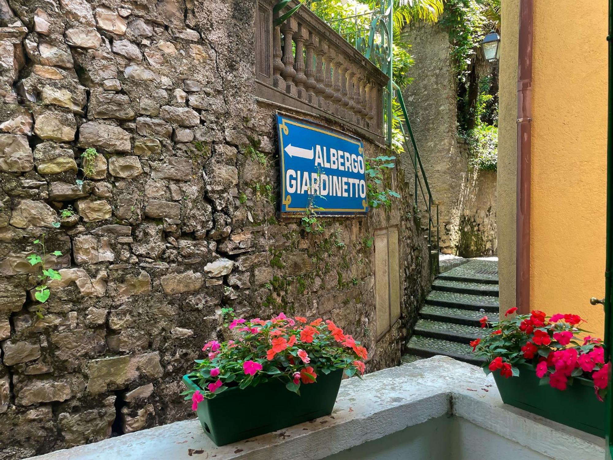 Roncati 7 Center Town Studio Apartments Bellagio Bagian luar foto
