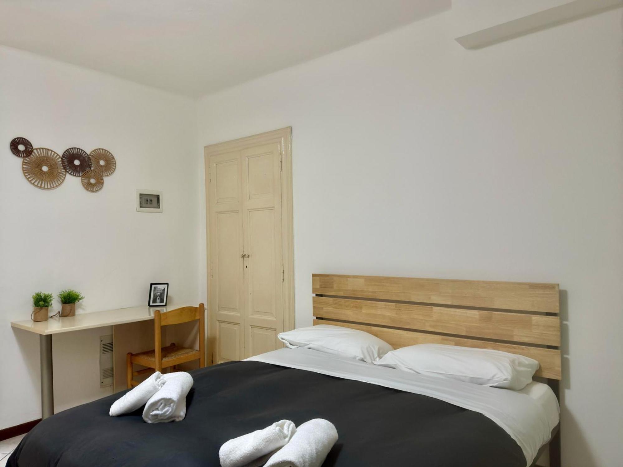 Roncati 7 Center Town Studio Apartments Bellagio Bagian luar foto